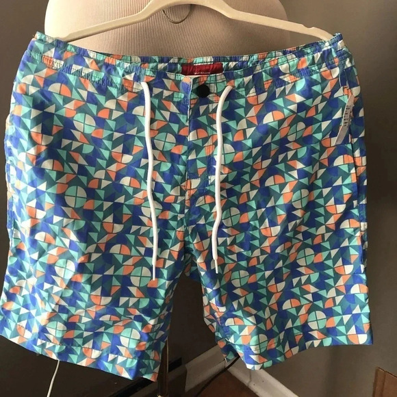 Red by Saks Fifth Avenue - Picture 2 of 7